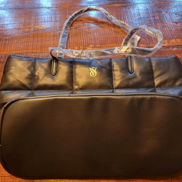 Victoria's Secret Purse. NWT black plush purse. - Picture 4 of 11